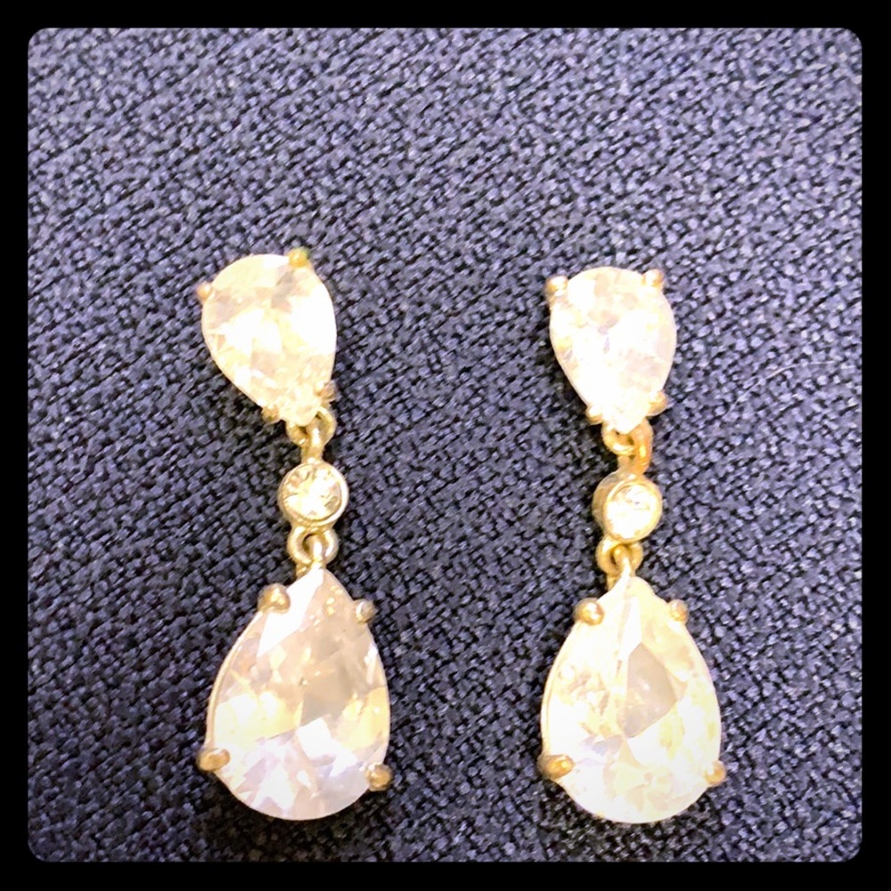 Sparkle with these Trendy “Diamond” Earrings